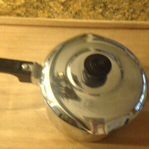Vintage Wagner Ware Magnalite 2 Quart Saucepan with Lid - 4682 - Sidney Ohio